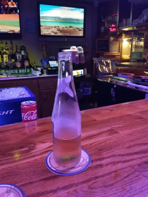 Roy’s Neighborhood Bar