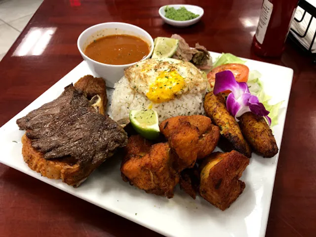 🇵🇷 La Yaroa 🌴 Tropical Restaurant & Lounge 🇩🇴
