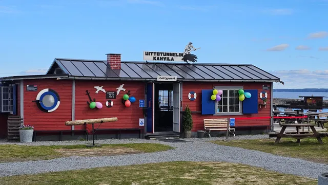 Uittotunnelin Kahvila & Bistro