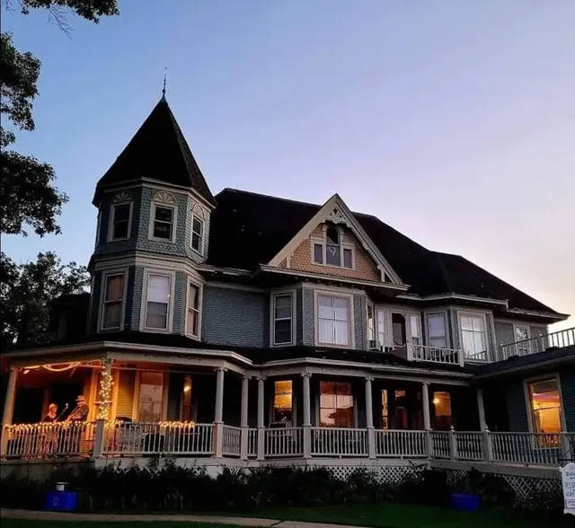 Old Oak Inn Bed and Breakfast, Acorn Lounge, and Reception Hall