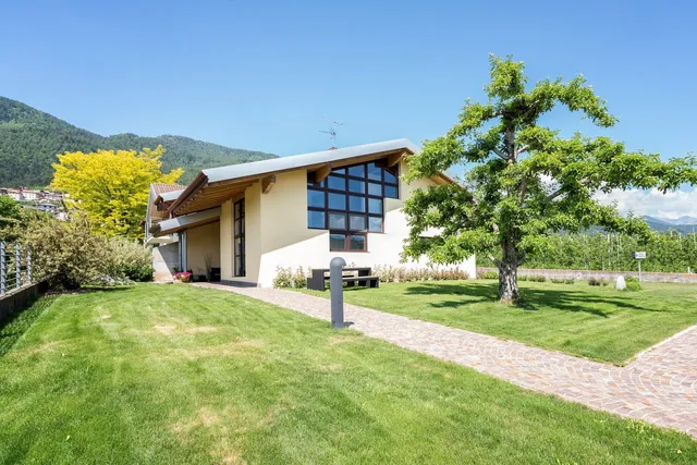 Deromedi - Farm, Farmhouse