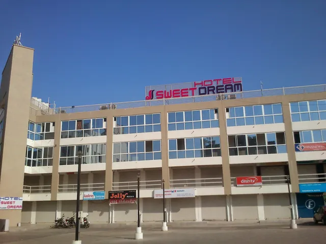 OYO 48524 Hotel Sweet Dream