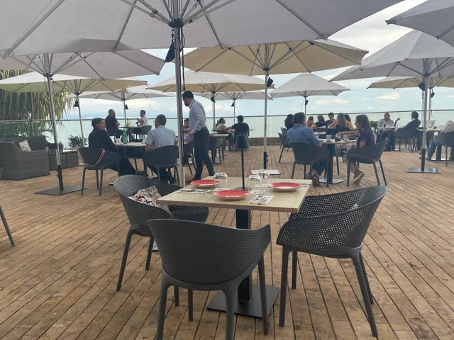 Petit Paris Ocean Deck