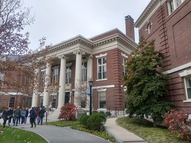 Harvard College Admissions & Financial Aid