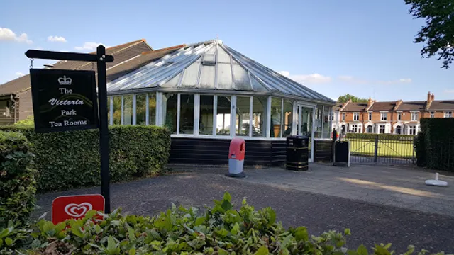 Victoria Park Cafe - Swirls