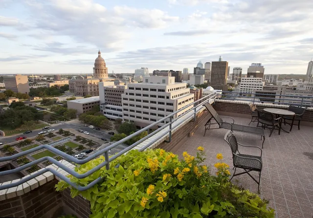 DoubleTree Suites by Hilton Austin Downtown Capitol