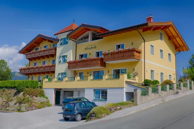 Landhaus Elisabeth - Appartement & Rooms