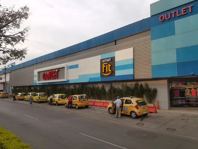 Centro Comercal Unico Outlet