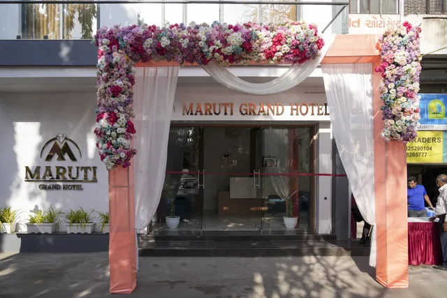 Maruti Grand Hotel