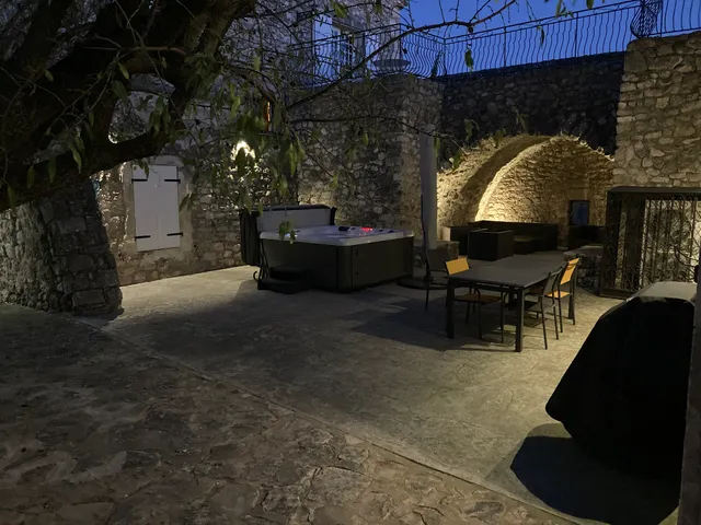 Gîte - La Closerie d'Escalin & Jacuzzi