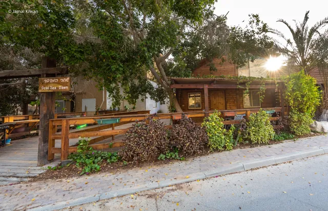 Dead Sea Dawn Zimmer