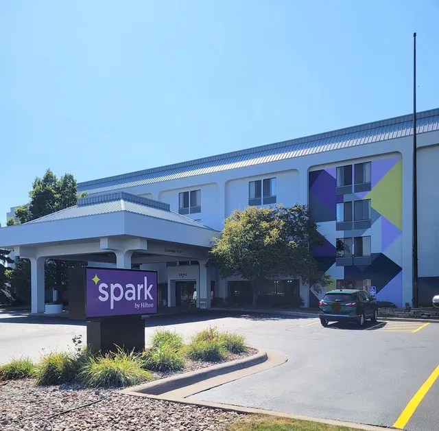 Spark by Hilton Green Bay