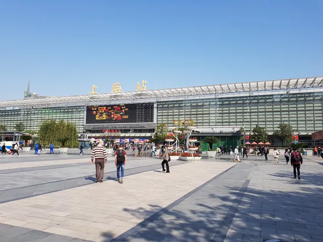 上海火车站西南出口