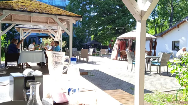 Zelta pakavs, restorāns