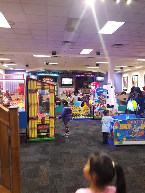 Chuck E. Cheese