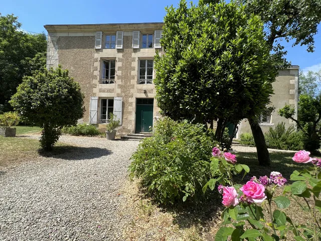 Les pieds dans le Clain