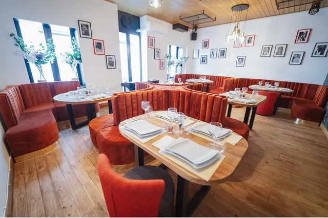 Vybes Lounge & Restaurant