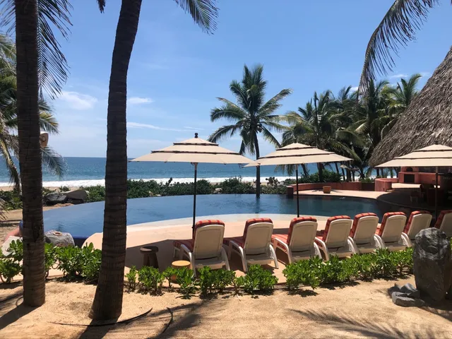 Casa d'Arte Beachfront Paradise - Barra de Potosi