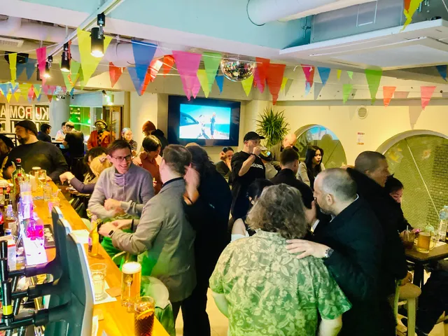 Friendz International Bar & Grill