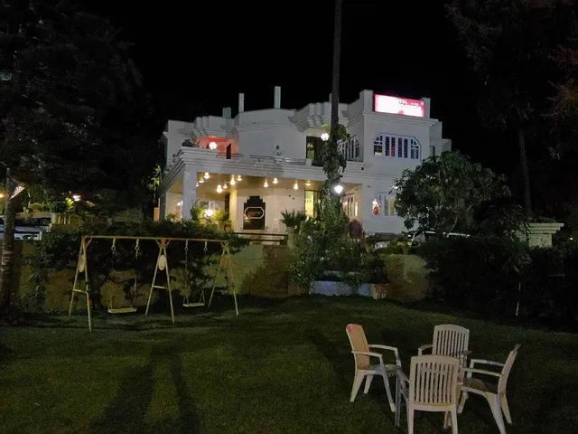 Hotel Maganji's