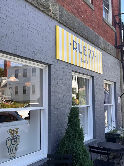 Rue 77