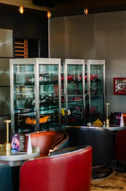 Shift 7 Sports Bar Lounge