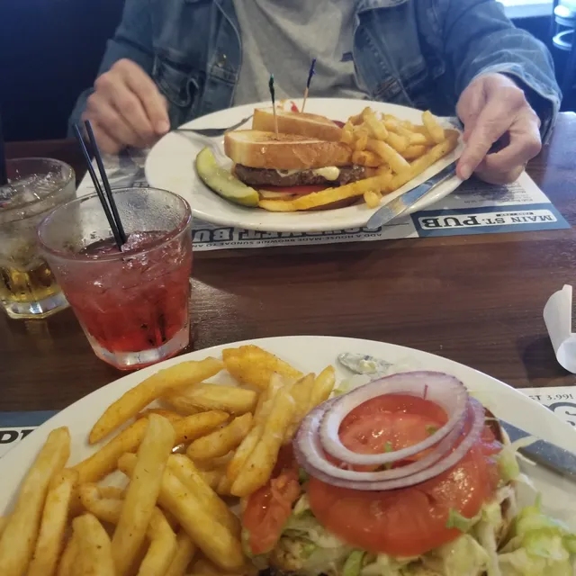 Main St. Pub