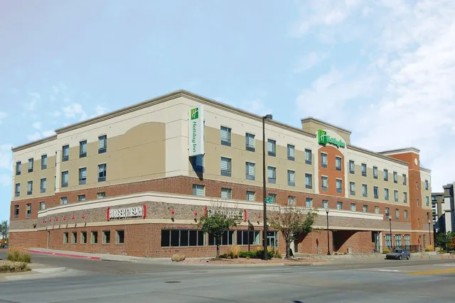 Holiday Inn Omaha Downtown - Waterpark by IHG