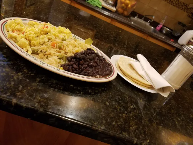 Isabel Cafe & Bakery