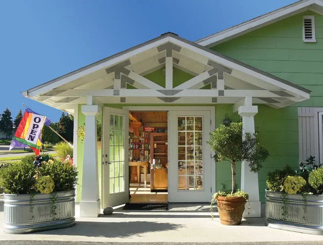 Pines Motor Lodge & Retro Gift