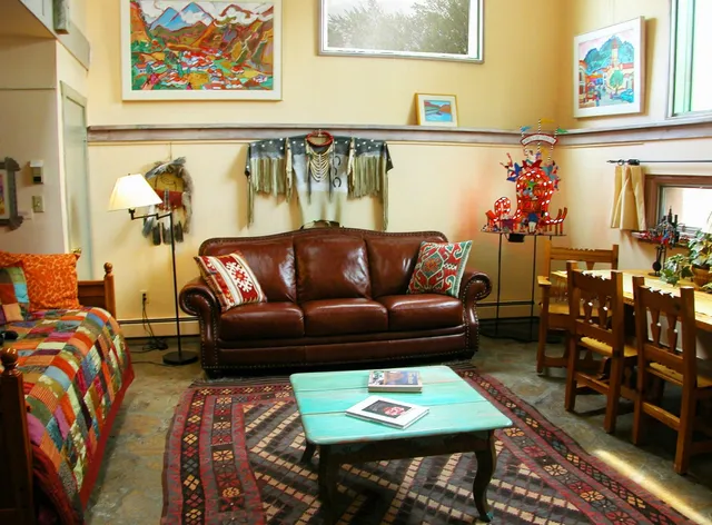 Inger Jirby Gallery & Guest Houses