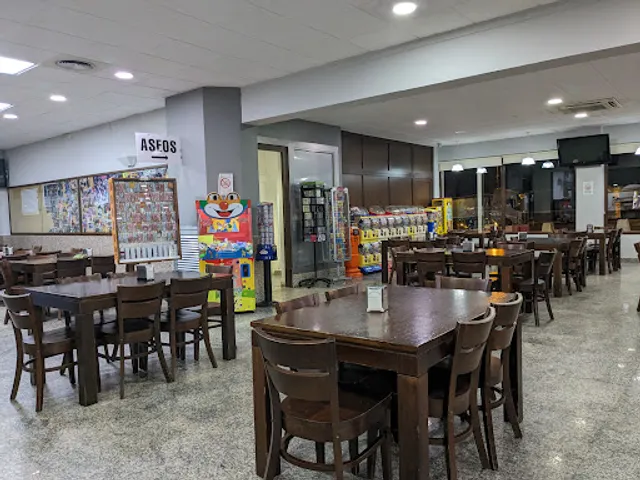 Hostal Rte. Portugal II y Estación de Servicio Almaraz Km.200