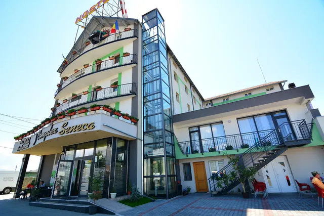 Seneca Hotel