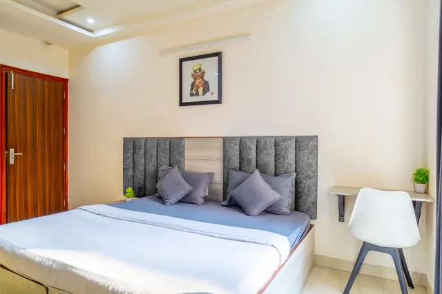 Housr 43 Global Foyer