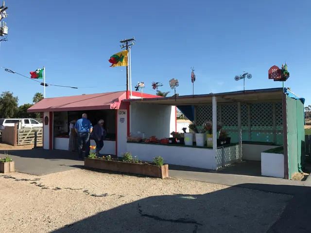 Okui's Strawberry N Fruit Stand