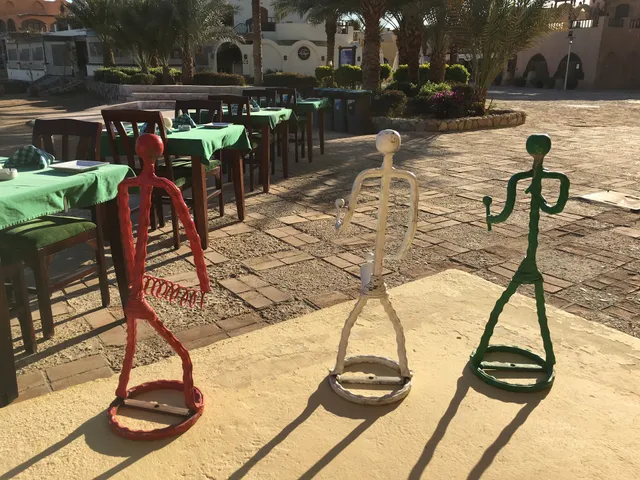 مطعم لا لونا اند بيتزاريا