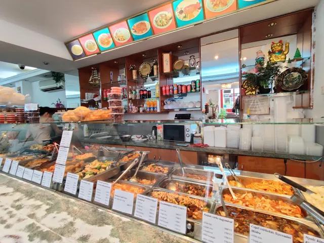 Kinai büfé(Chinese Restaurant)