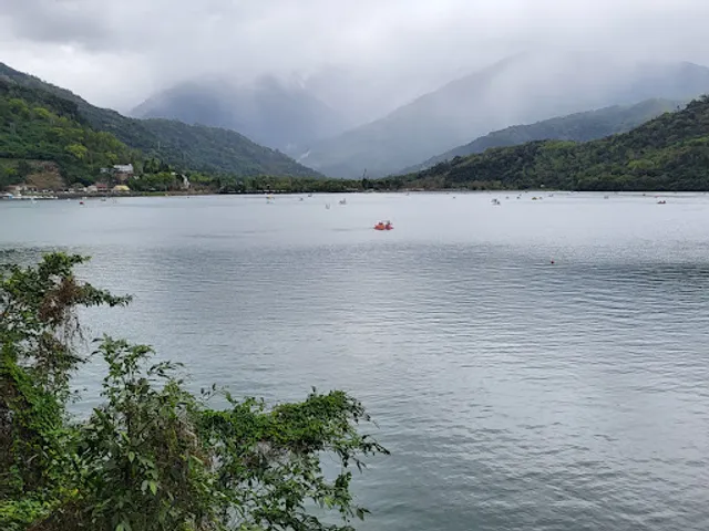 Liyu Lake