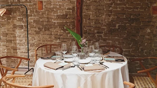 El Aderezo Restaurante & Bar