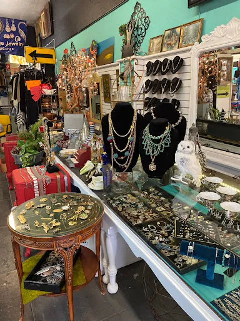 Vintage Treasures and Repairs Inc.