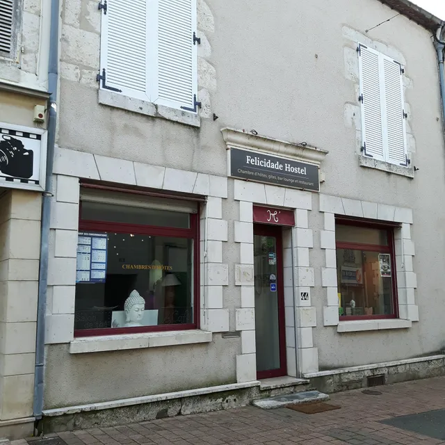Felicidade Hostel