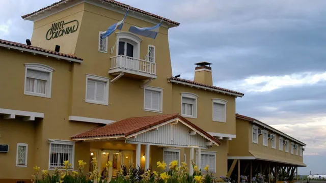 HOTEL COLONIAL