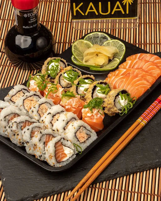 KAUAI POKE TEMAKI E AÇAÍ