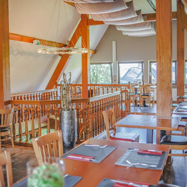 Ludwig's Bar Restaurant Lounge