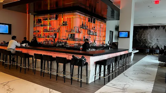 51fifteen Cuisine & Cocktails