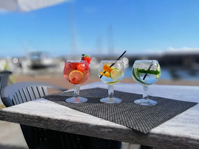 Akikalheta - Pizaria E Café Lda