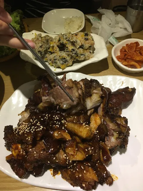 송이족발 산본점