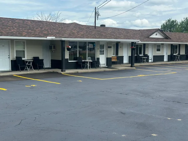 TIME TRAVELLERS MOTEL