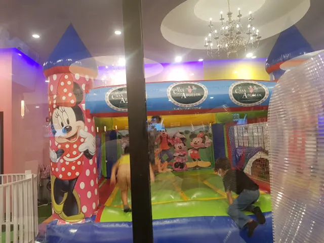 La Casa de los Abuelos - Plaza las Americas