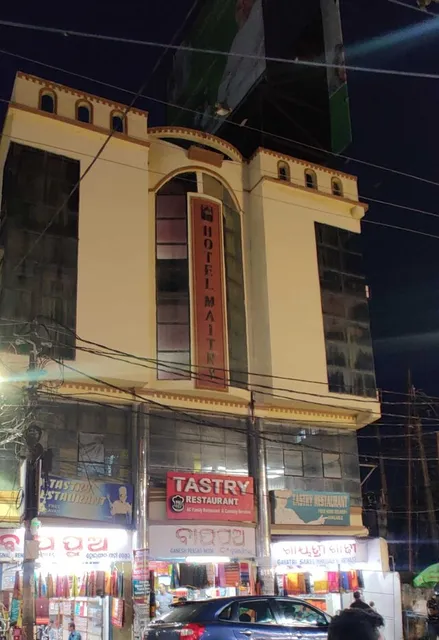 Flagship Hotel Maitry